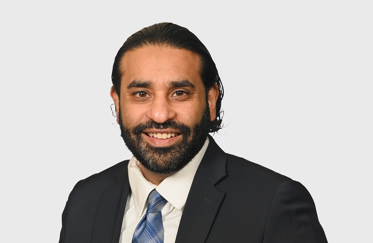 Dr. Chohan portrait spotlight