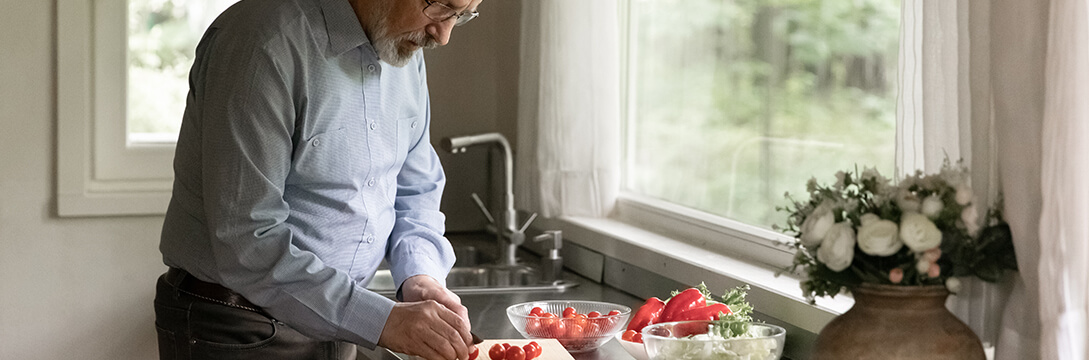 Man preparing PAH friendly foods.
